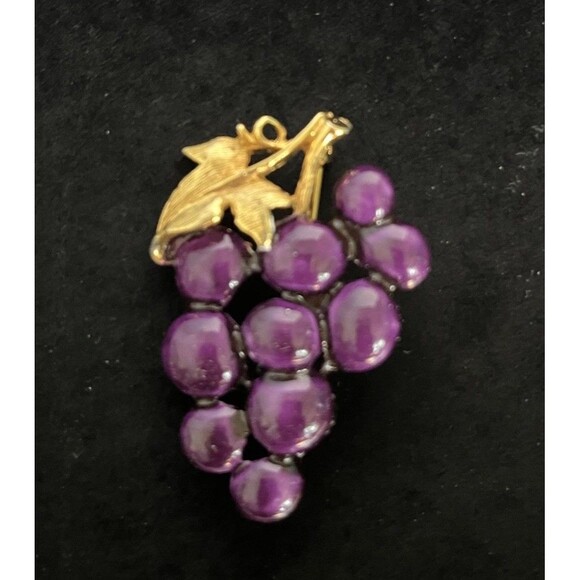 Vintage Purple Grape Cluster Gold Tone Brooch Pin 2" Tall - Picture 1 of 5
